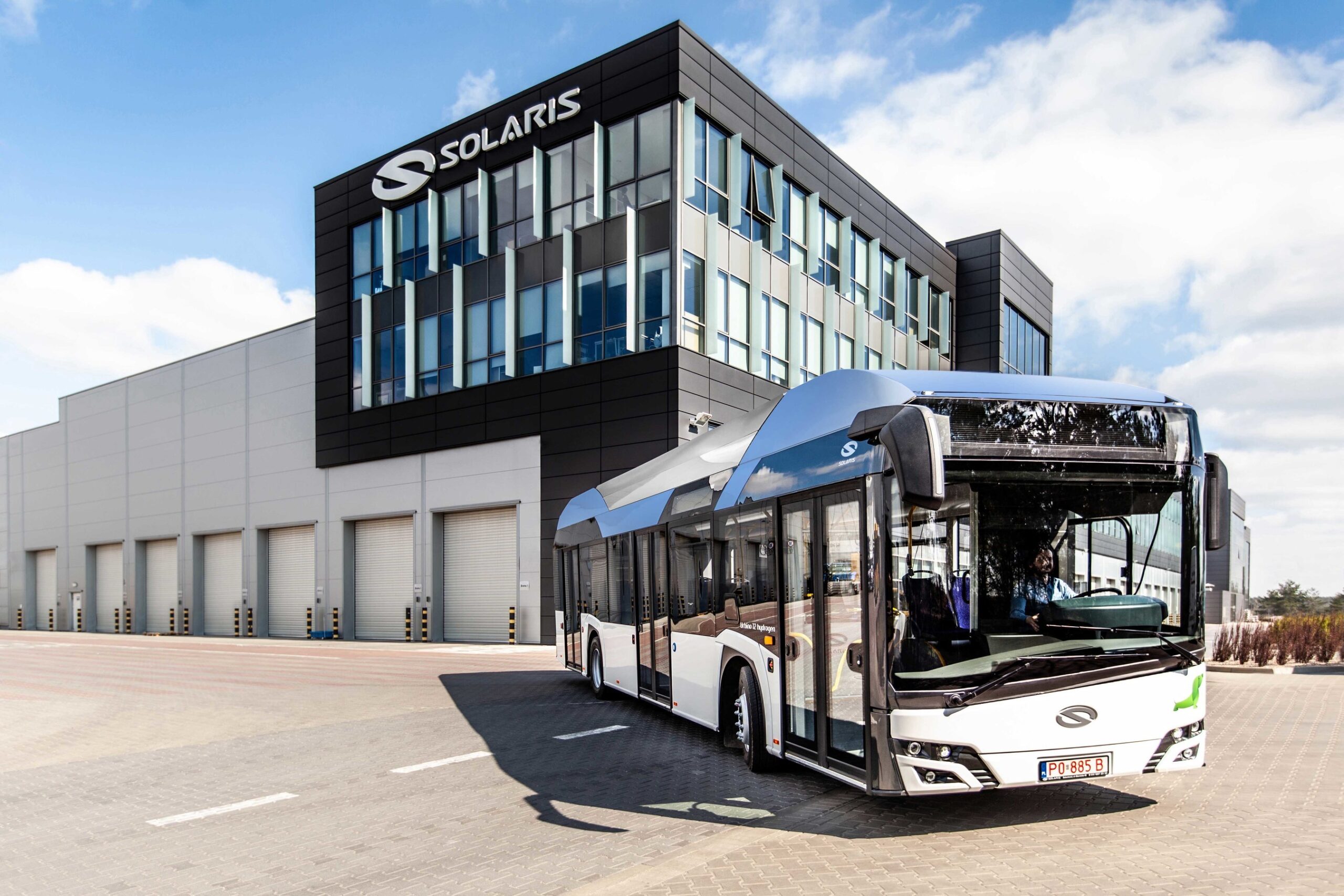 Ballard bags 'largest order' of 1,000 fuel cell engines for Solaris buses in Europe
